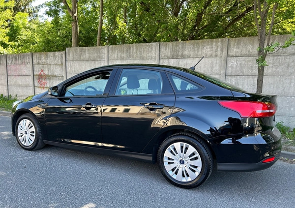 Ford Focus cena 39900 przebieg: 131000, rok produkcji 2018 z Warszawa małe 562